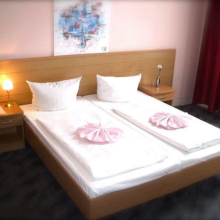 Hotel Pension Messe Berlijn Buitenkant foto