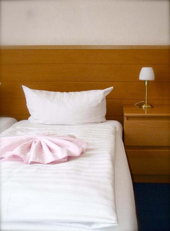 Hotel Pension Messe Berlijn Kamer foto